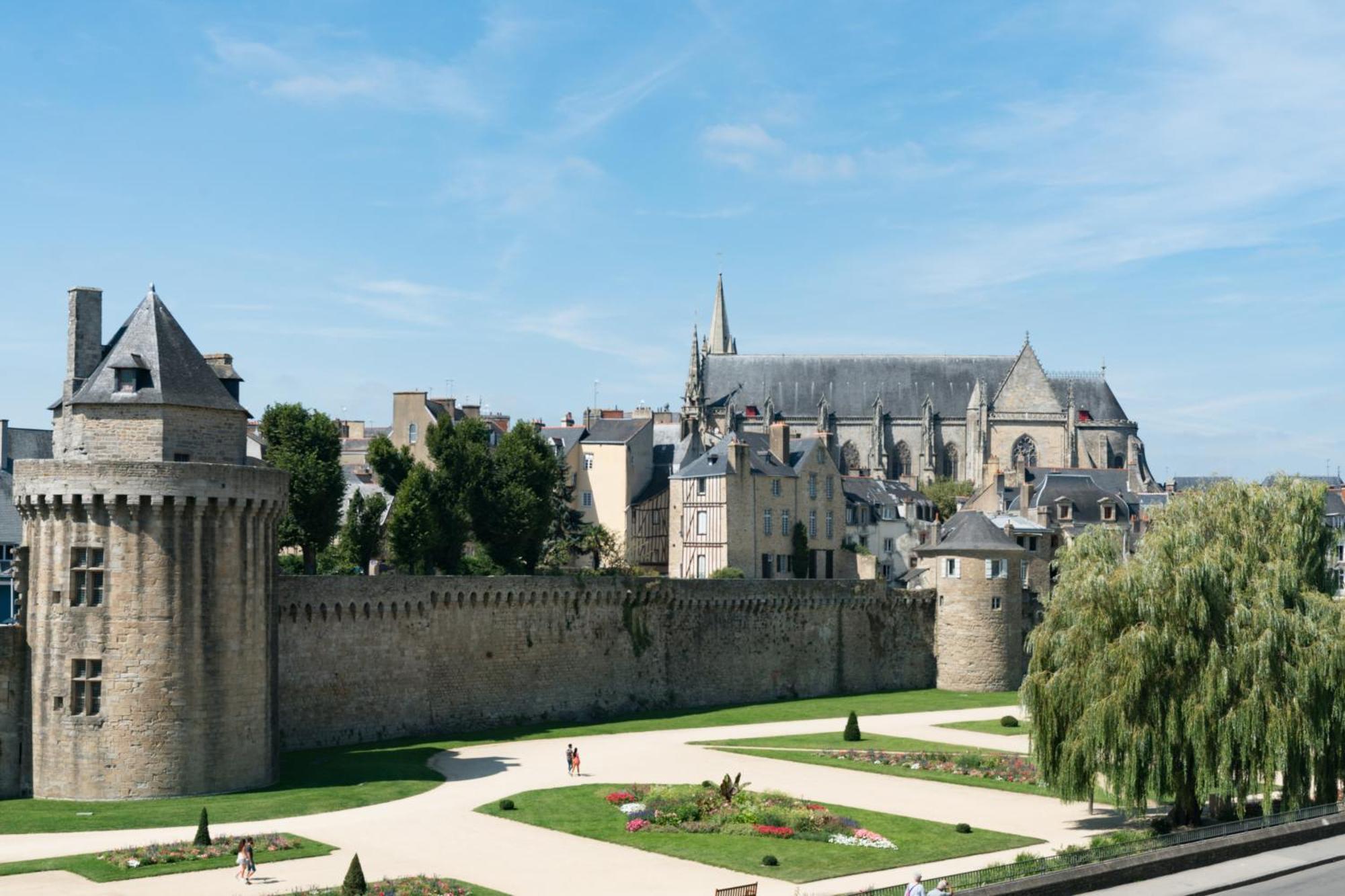 Kyriad Vannes Centre Ville Buitenkant foto